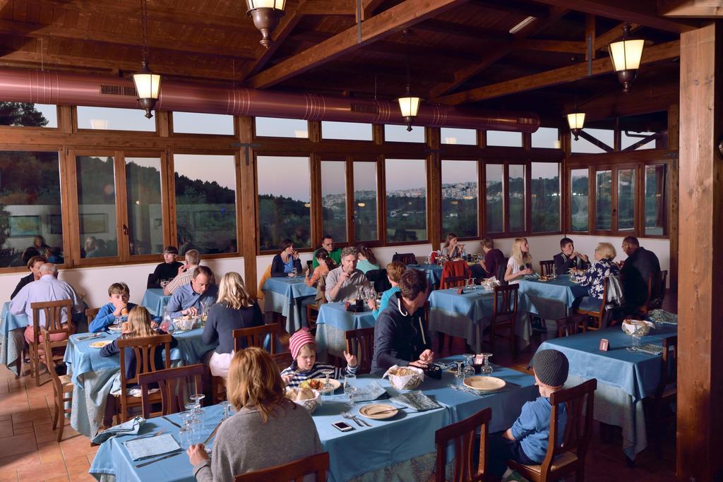 Agriturismo Torre Dei Preti 佩斯基奇 外观 照片