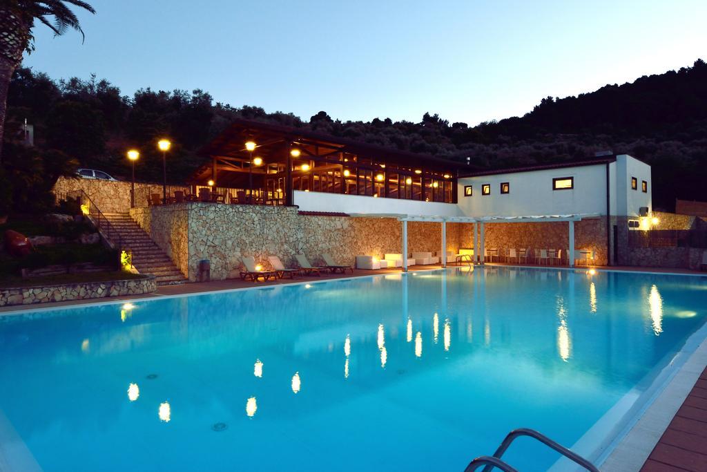 Agriturismo Torre Dei Preti 佩斯基奇 外观 照片